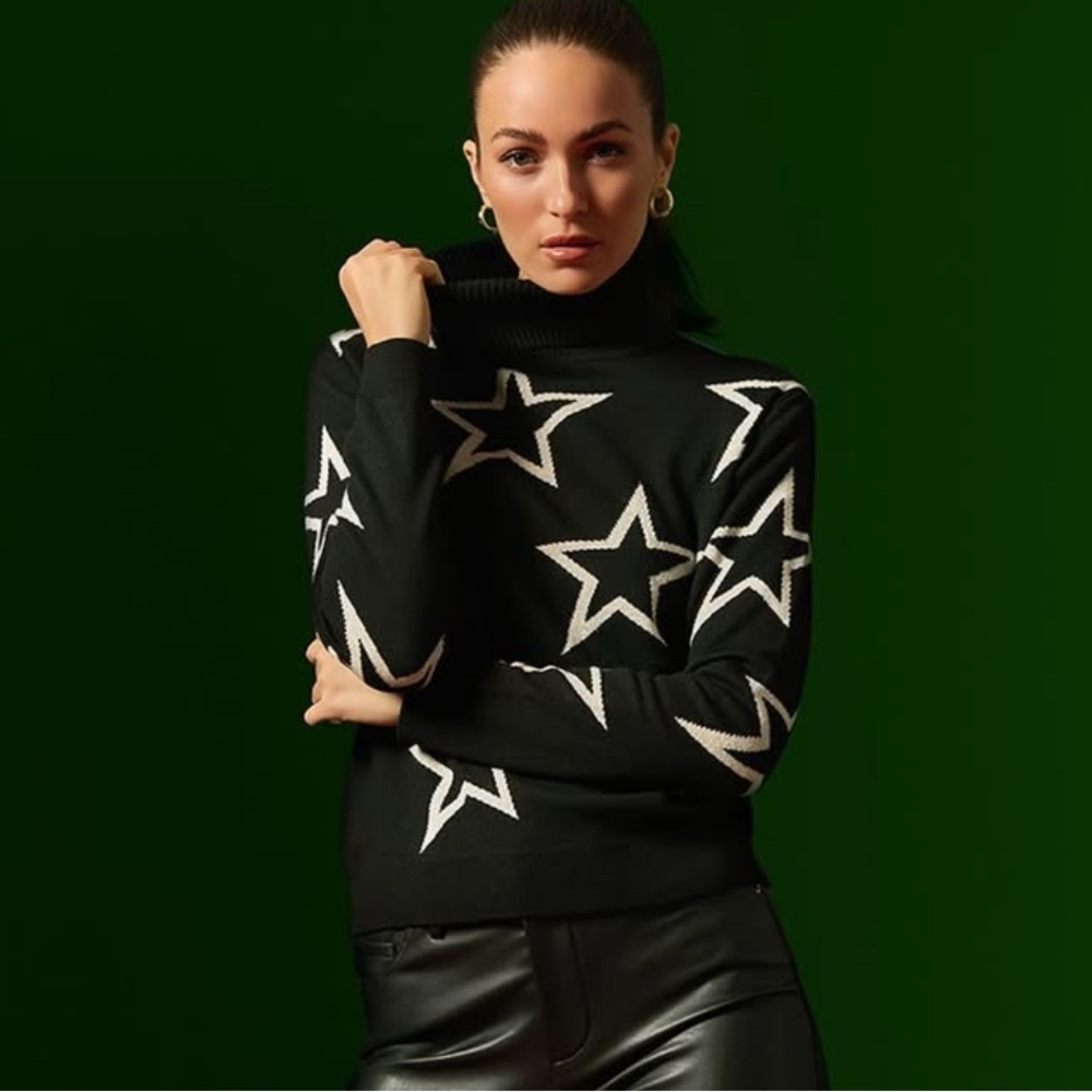 The Noli Shop Black Star Pattern Turtleneck Sweater size M NWT